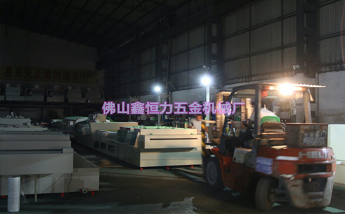 鑫恒力專利產(chǎn)品，全自動水平電解退黑鈦流水線出貨