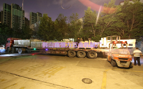 鑫恒力專利產(chǎn)品，全自動水平電解退黑鈦流水線出貨